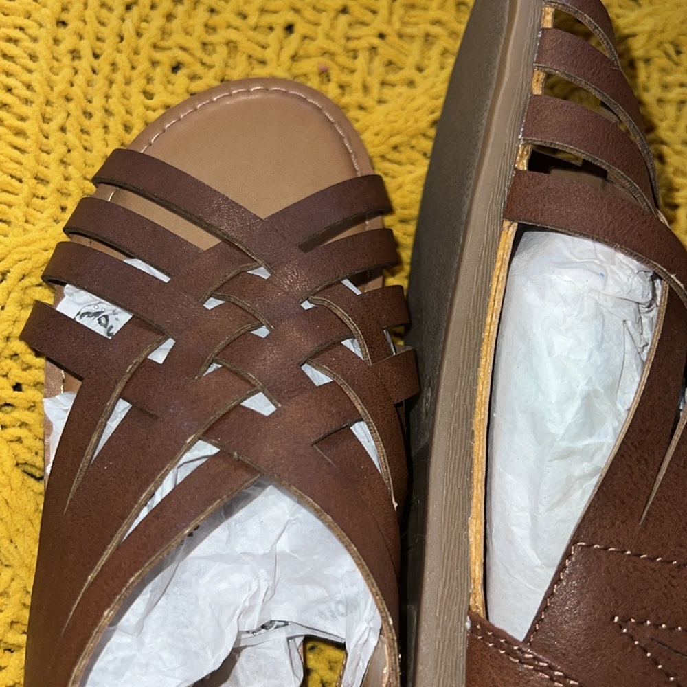 NWOT Sonoma Size 8 Brown Sandals - Picture 9 of 9